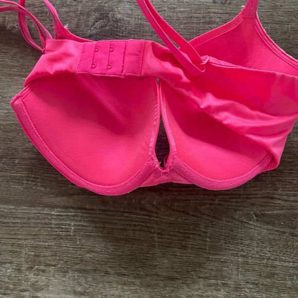 Victoria's Secret Very Sexy Push Up Bra - Picture 2 of 6
